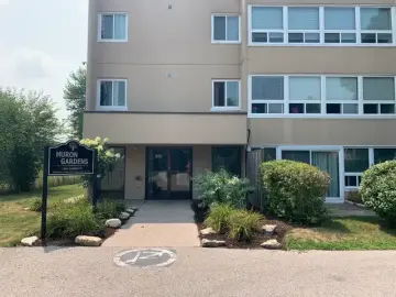 Condominium with xxx sqft, x Bedrooms, x Bathroom