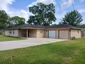 Detached House with xxxx sqft, x Bedrooms, x Bathroom
