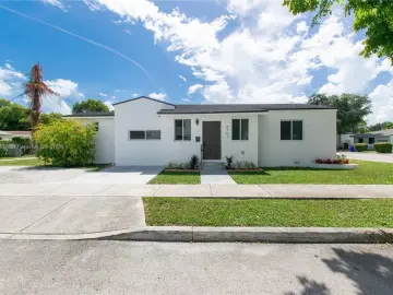 Detached House with x Bedrooms, x Bathrooms