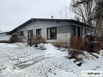 Detached House with x Bedrooms, x Bathroom