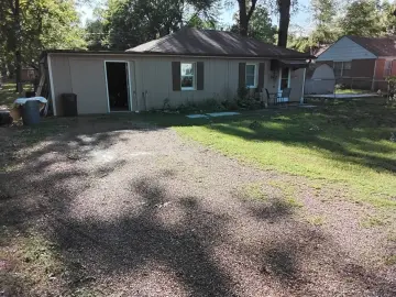 Detached House with xxxx sqft, x Bedroom, x Bathroom