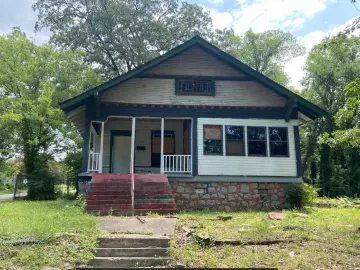 Detached House with xxxx sqft, x Bedroom, x Bathrooms