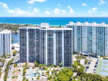 Condominium with x Bedrooms, x Bathrooms