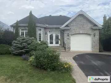 Detached House with x Bedrooms, x Bathrooms