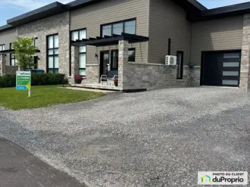 Semi Detached with x Bedrooms, x Bathroom