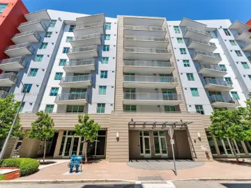 Condominium with x Bedrooms, x Bathrooms