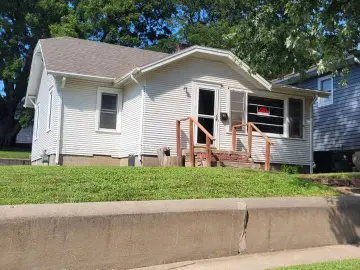 Detached House with xxx sqft, x Bedrooms, x Bathroom