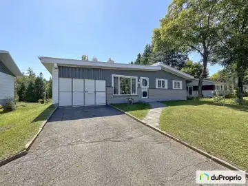 Detached House with x Bedrooms, x Bathrooms