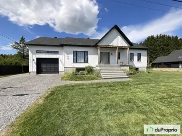 Detached House with x Bedrooms, x Bathrooms