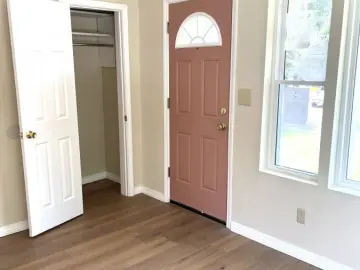 Cottage with xxx sqft, x Bedrooms, x Bathroom