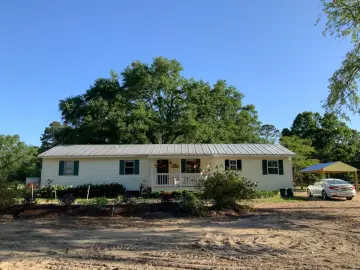 Detached House with x Bedrooms, x Bathrooms