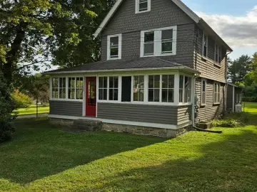 Detached House with xxxx sqft, x Bedrooms, xx Bathroo