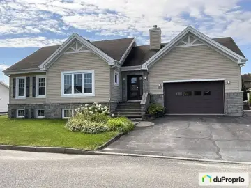 Detached House with x Bedrooms, x Bathrooms