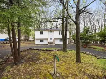 Detached House with xxxx sqft, x Bedrooms, x Bathroom