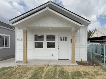 Multi Family with xxxx sqft, x Bedrooms, x Bathrooms