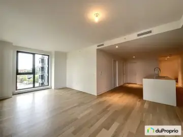 Condominium with x Bedrooms, x Bathrooms