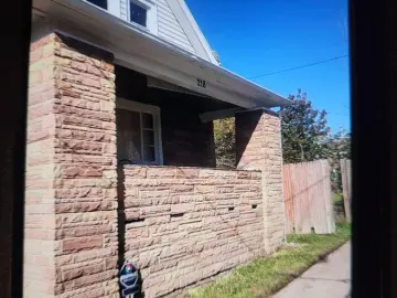 Detached House with xxxx sqft, x Bedrooms, x Bathroom