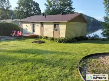 Detached House with x Bedrooms, x Bathroom