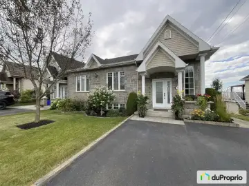 Semi Detached with x Bedrooms, x Bathrooms