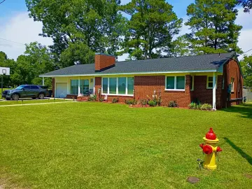 Detached House with xxxx sqft, x Bedrooms, x Bathroom
