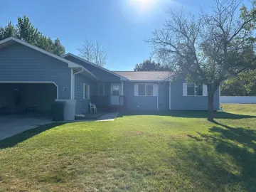 Detached House with xxxx sqft, x Bedrooms, x Bathroom