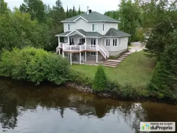 Detached House with x Bedrooms, x Bathrooms