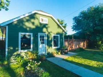 Detached House with xxx sqft, x Bedrooms, x Bathroom