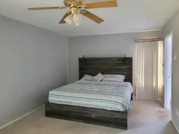 Detached House with x Bedrooms, x Bathrooms