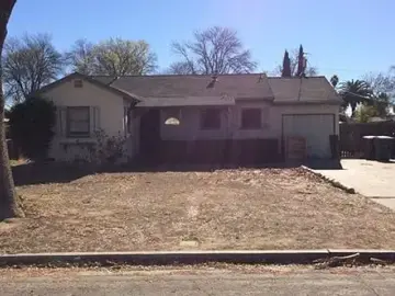 Detached House with x Bedrooms, x Bathrooms