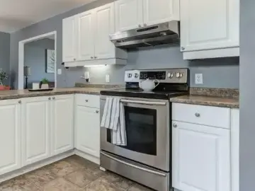 Detached House with x Bedrooms, x Bathrooms