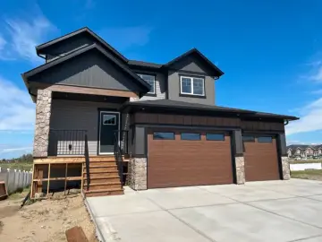 Detached House with x Bedrooms, x Bathrooms
