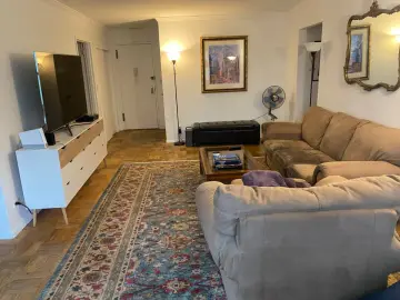 Detached House with x Bedrooms, x Bathrooms