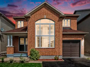 Detached House with xxxx sqft, x Bedrooms, x Bathroom