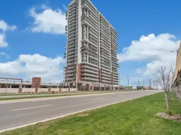 Condominium with xxx sqft, x Bedrooms, x Bathrooms
