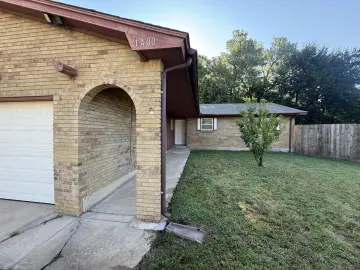 Detached House with xxxx sqft, x Bedrooms, x Bathroom