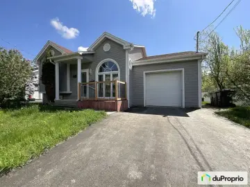 Detached House with x Bedrooms, x Bathroom
