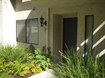 Condominium with xxxx sqft, x Bedrooms, x Bathrooms