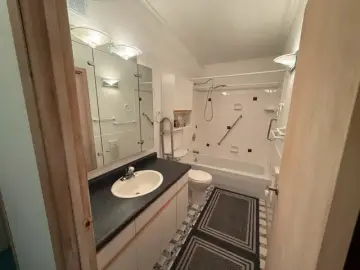 Cottage with xxxx sqft, x Bedrooms, x Bathroom