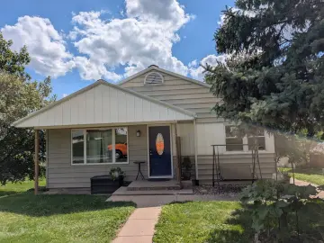 Detached House with x Bedrooms, x Bathrooms