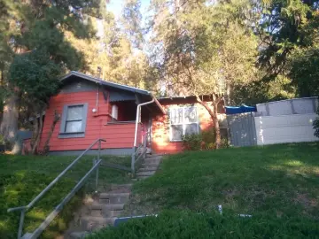 Detached House with xxx sqft, x Bedroom, x Bathroom