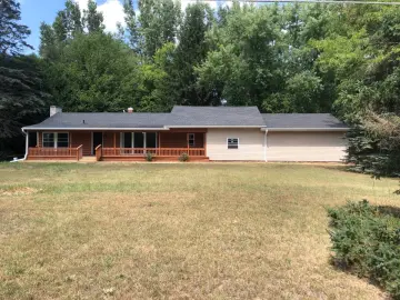 Detached House with xxxx sqft, x Bedrooms, x Bathroom