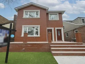 Detached House with x Bedrooms, x Bathrooms