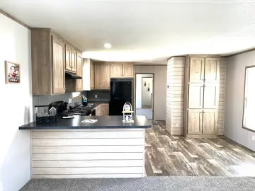 Detached House with xxxx sqft, x Bedrooms, x Bathroom
