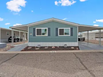 Detached House with xxxx sqft, x Bedrooms, x Bathroom