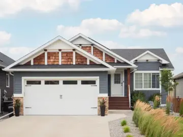 Detached House with xxxx sqft, x Bedrooms, x Bathroom