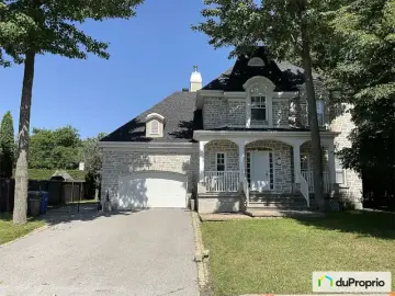 Detached House with x Bedrooms, x Bathrooms