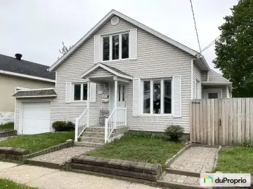 Detached House with x Bedrooms, x Bathroom