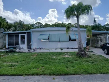 Detached House with x Bedrooms, x Bathrooms