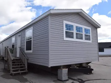 Detached House with xxxx sqft, x Bedrooms, x Bathroom