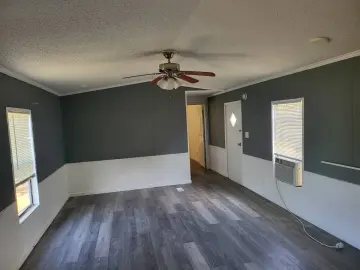 Detached House with x Bedrooms, x Bathrooms